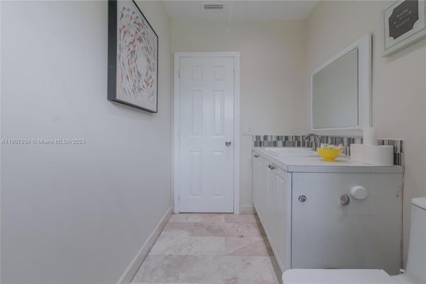 Interior, Washer