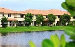 Exterior, Lake