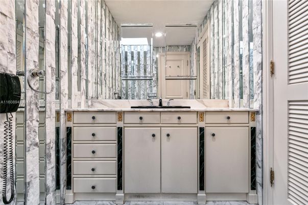 Bathroom, Interior, Marble, Recessed Lighting