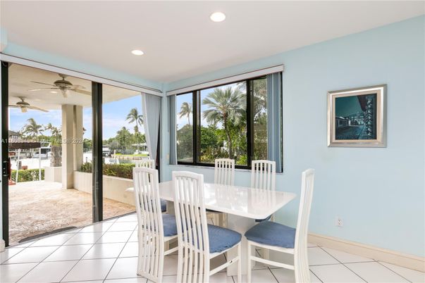 Dining room, Interior, Recessed Lighting