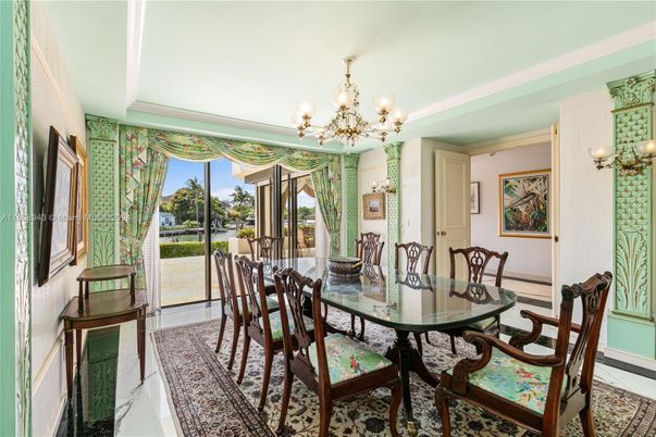 Chandelier, Dining room, Interior