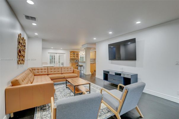 Interior, Living room, Pendant Lights, Recessed Lighting, Wood Texture Flooring