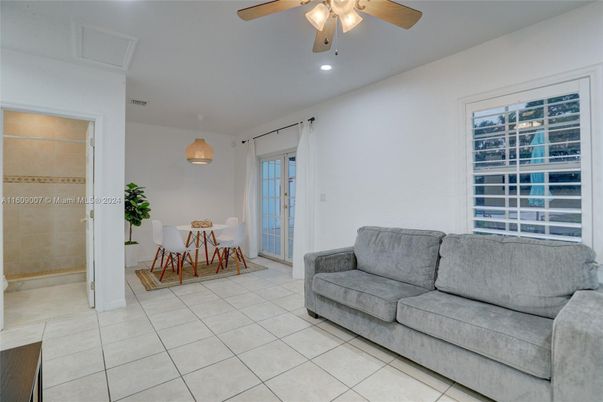 Dining room, Interior, Pendant Lights, Recessed Lighting