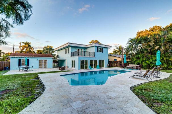 Backyard, Exterior, Pool