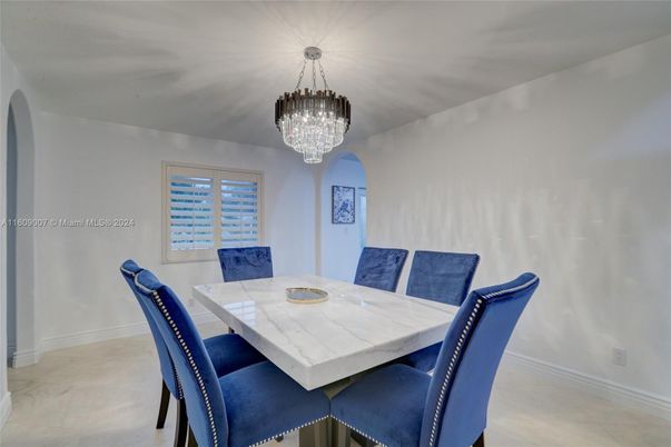 Chandelier, Dining room, Interior