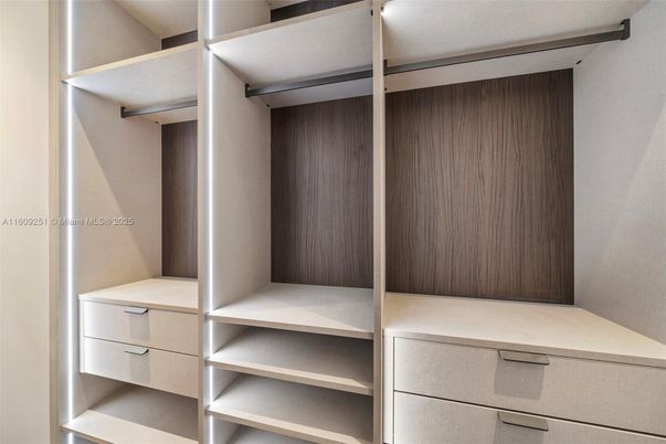 Interior, Walk-in Closets