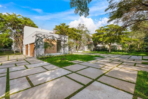 Backyard, Detached Garage, Exterior