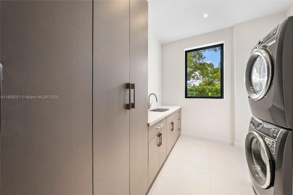 Interior, Recessed Lighting, Washer