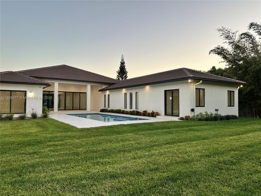 Backyard, Exterior, Pool