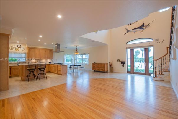 Dining room, Interior, Kitchen, Pendant Lights, Recessed Lighting, Wood Texture Flooring