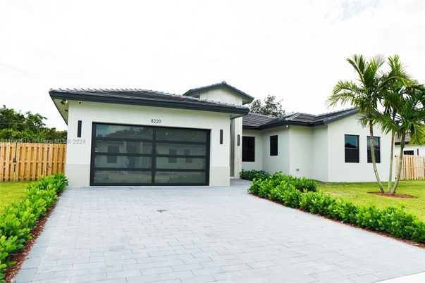 Attached, Exterior, Facade, Modern