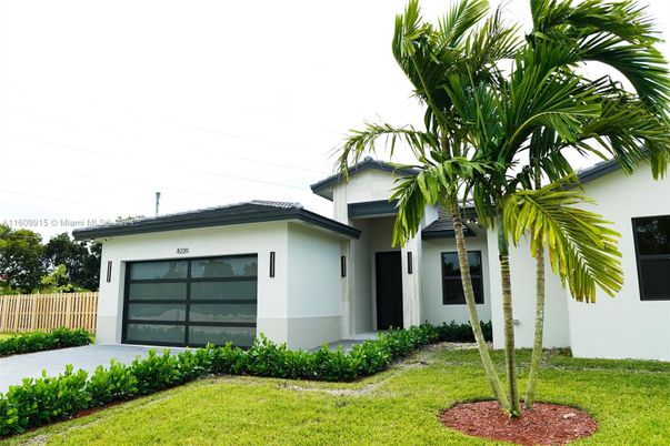 Attached, Exterior, Facade, Modern