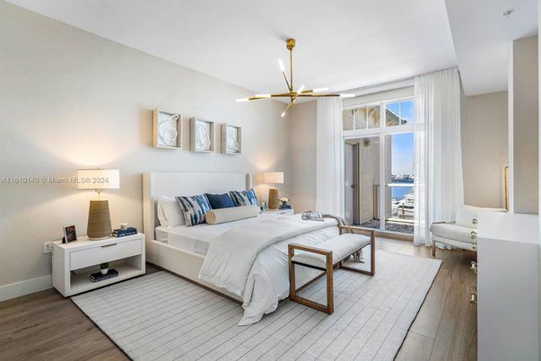 Bedroom, Interior, Pendant Lights, Wood Texture Flooring