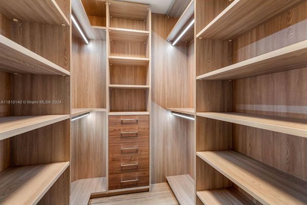 Interior, Walk-in Closets