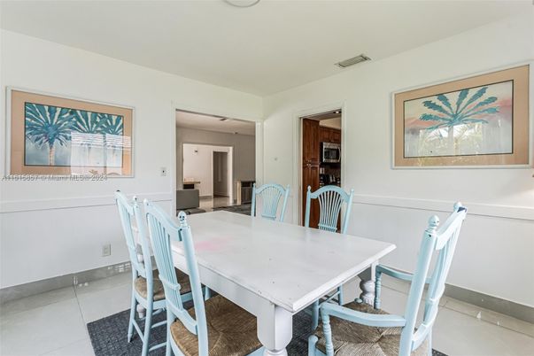 Dining room, Interior