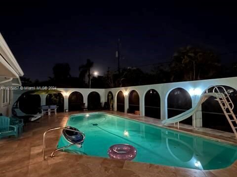 Exterior, Pool