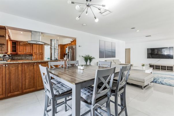 Dining room, Interior, Kitchen, Recessed Lighting
