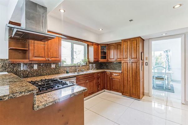 Interior, Kitchen, Recessed Lighting