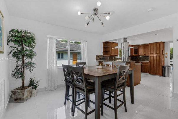 Dining room, Interior, Kitchen, Pendant Lights, Recessed Lighting