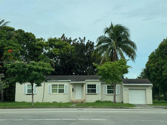 Attached, Exterior, Facade, Ranch