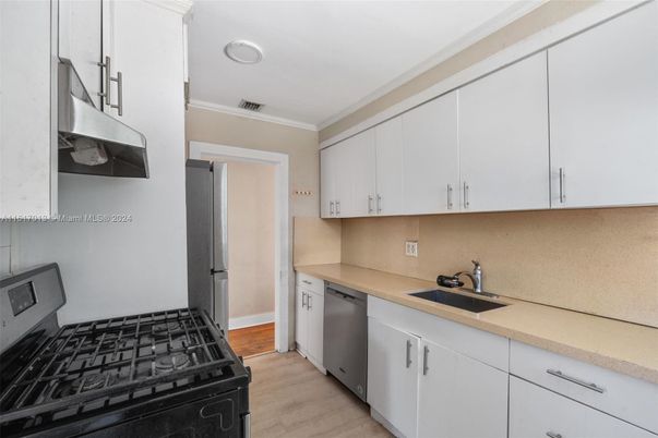 Interior, Kitchen, Recessed Lighting, Wood Texture Flooring