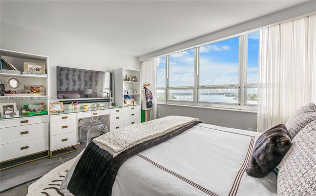 Bedroom, Interior, Water