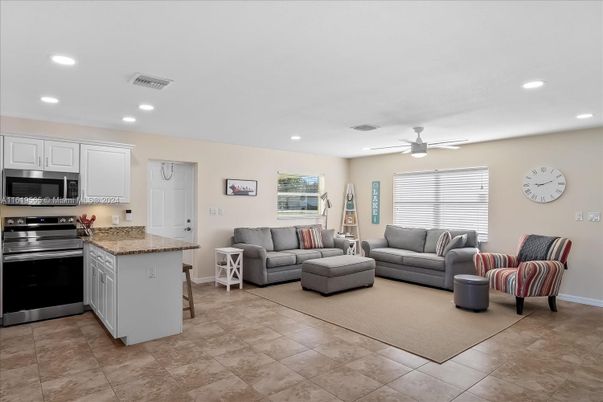 Interior, Kitchen, Living room, Recessed Lighting, Stainless Steel Appliances