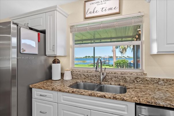 Interior, Kitchen, Stainless Steel Appliances, Water