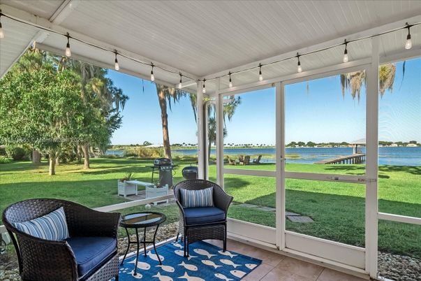 Interior, Sun Room, Water