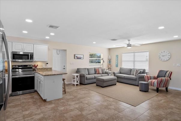 Interior, Kitchen, Living room, Recessed Lighting, Stainless Steel Appliances