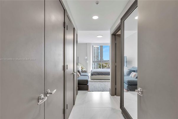 Bedroom, Interior, Marble, Recessed Lighting