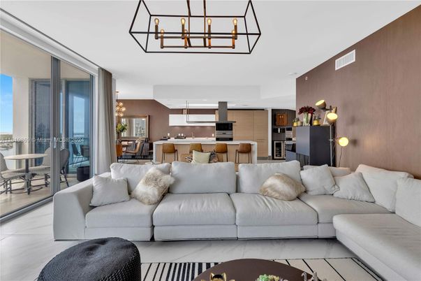 Dining room, Interior, Kitchen, Living room, Pendant Lights, Recessed Lighting, Stainless Steel Appliances