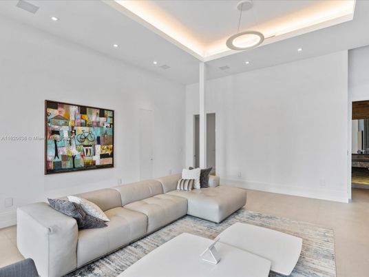 Interior, Living room, Pendant Lights, Recessed Lighting