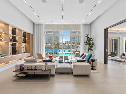 Interior, Living room, Pendant Lights, Recessed Lighting, Water