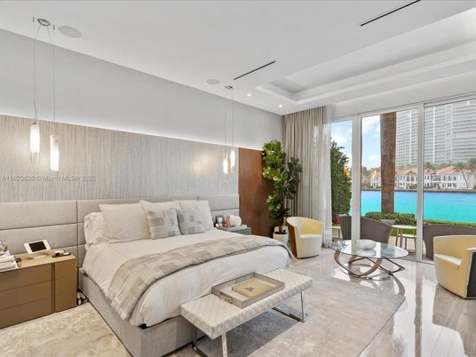 Bedroom, Interior, Pendant Lights, Recessed Lighting, Water