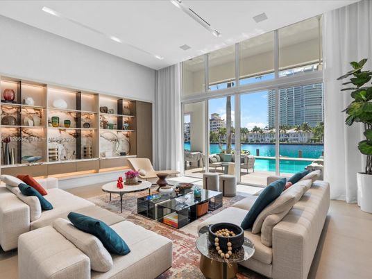Interior, Living room, Recessed Lighting, Water