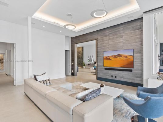 Interior, Living room, Pendant Lights, Recessed Lighting