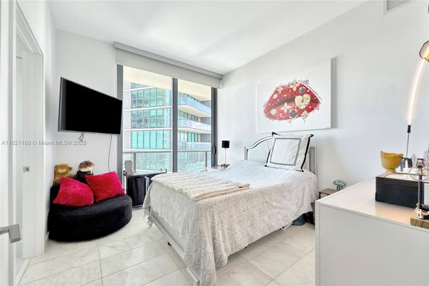 Bedroom, Interior, Water
