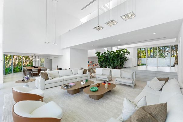 Dining room, Interior, Living room, Pendant Lights, Recessed Lighting