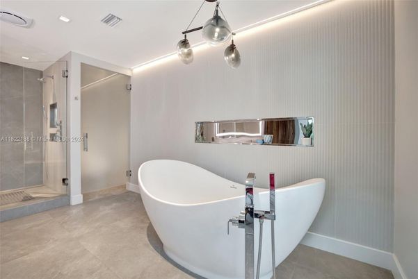 Bathroom, Free Standing Baths, Glass Shower, Interior, Recessed Lighting
