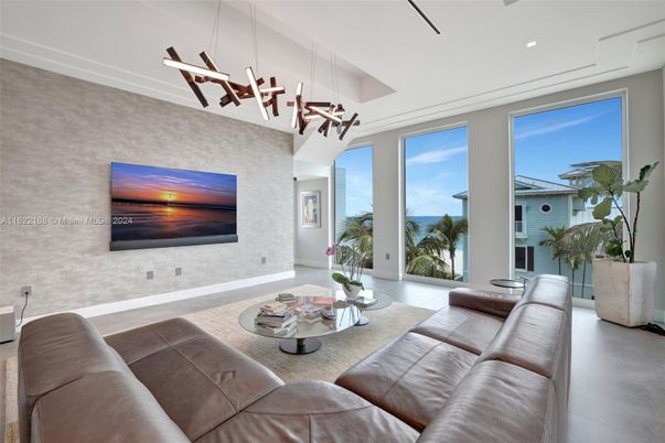 Interior, Living room, Pendant Lights, Recessed Lighting