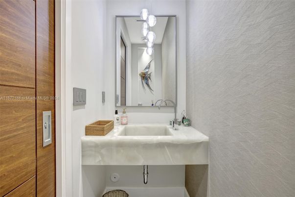 Bathroom, Interior, Pendant Lights