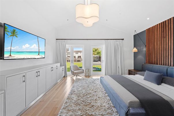 Bedroom, Interior, Pendant Lights, Recessed Lighting, Wood Texture Flooring