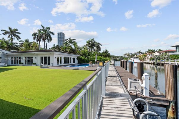 Backyard, Exterior, Lake