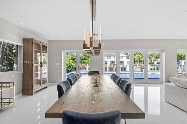 Dining room, Interior, Pendant Lights, Recessed Lighting