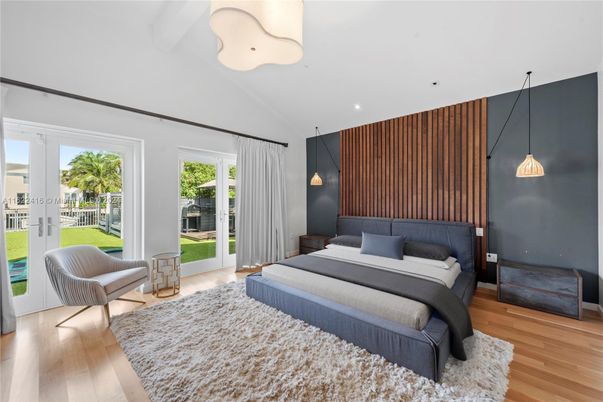 Bedroom, Interior, Pendant Lights, Recessed Lighting, Wood Texture Flooring