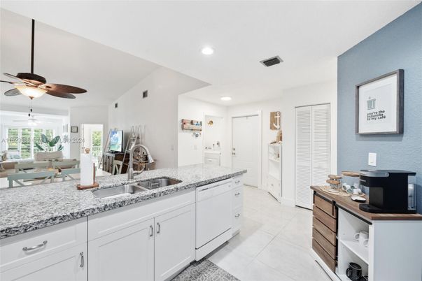 Dining room, Interior, Kitchen, Recessed Lighting