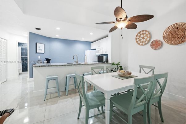 Dining room, Interior, Kitchen, Recessed Lighting, Stainless Steel Appliances