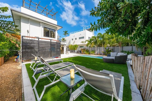 Backyard, Exterior, Pool