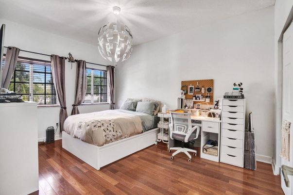 Bedroom, Home Office, Interior, Wood Texture Flooring